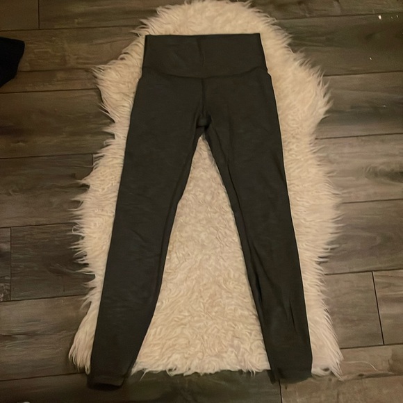 Lululemon size 6 leggings, great condition - Picture 1 of 4